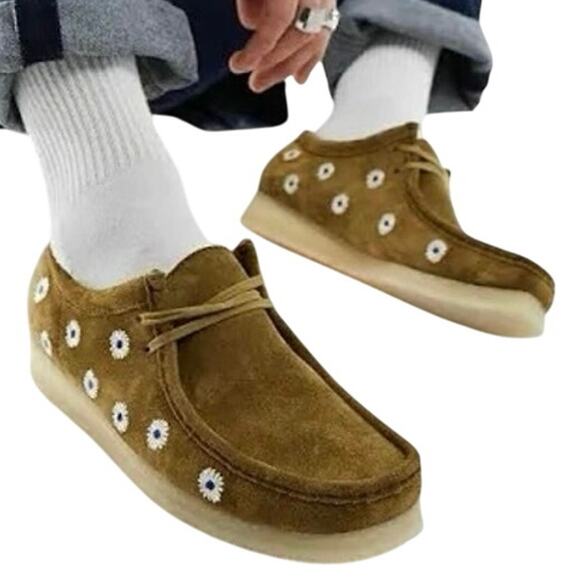 CLARKS Dark Olive Embroidered Suede Wallabees Size 11.5W New in Box MSRP $195 main image 8